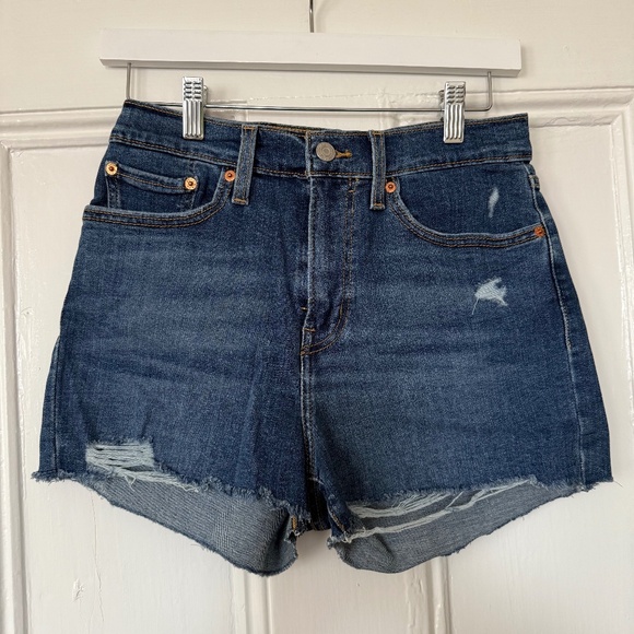 Levi Jean Shorts - Picture 1 of 4